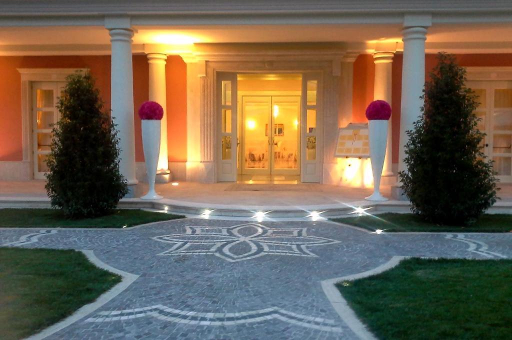 Regina Di Saba - Hotel Villa Per Ricevimenti Grottaminarda Exteriör bild